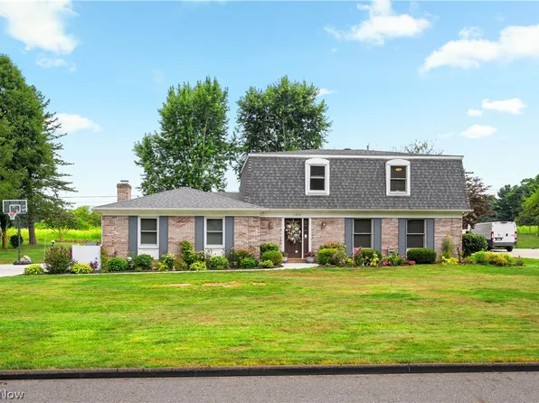 1375 Chelmsford St NW, North Canton, OH 44720