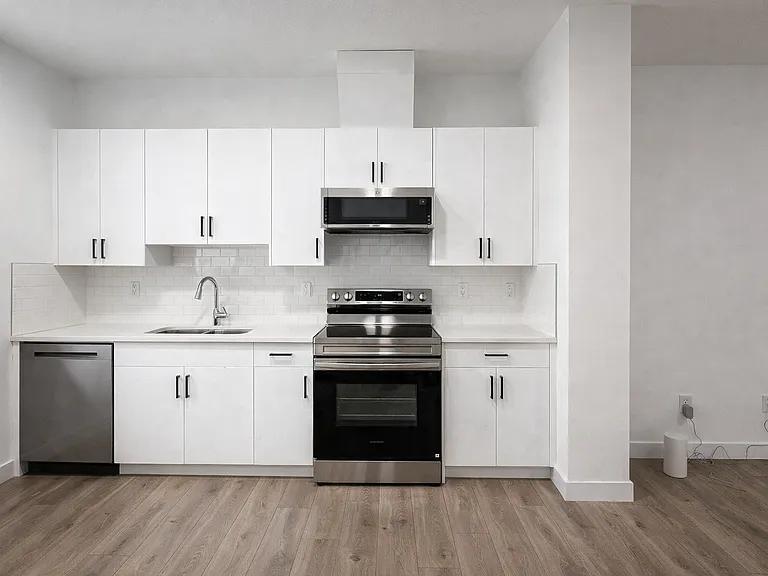 7110 Keswick Dr SW #3 — Photo 4