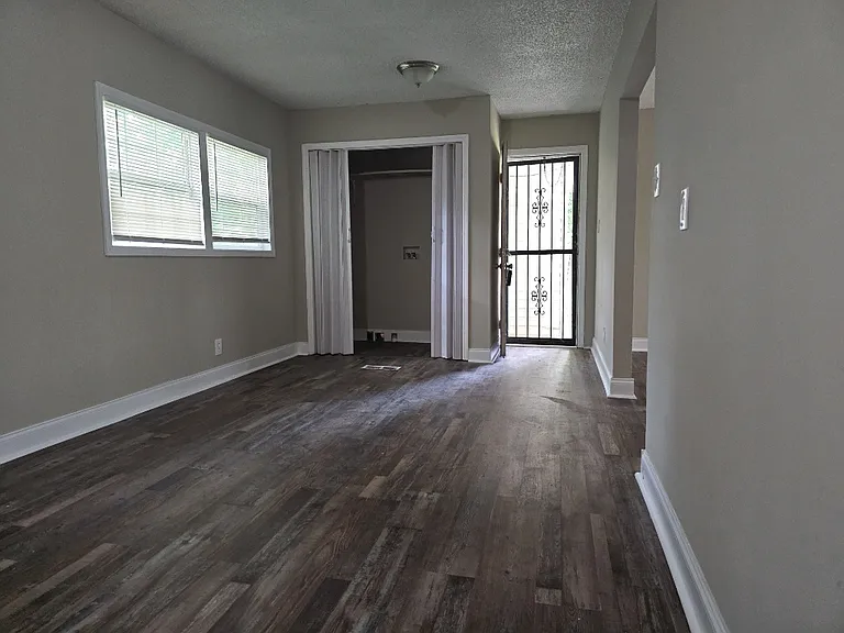 2407 Medaris Rd NW — Photo 11