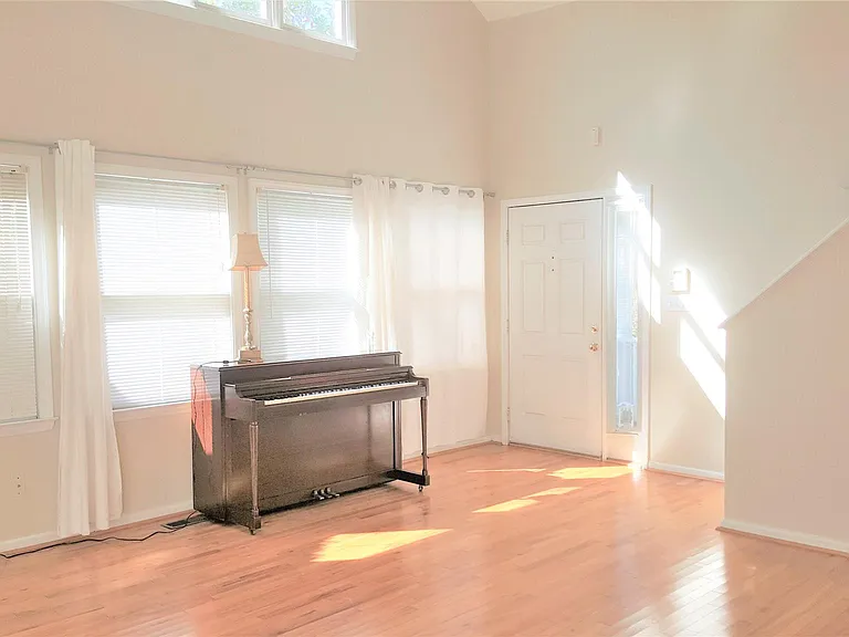 102 Duncan Ct #B — Photo 7