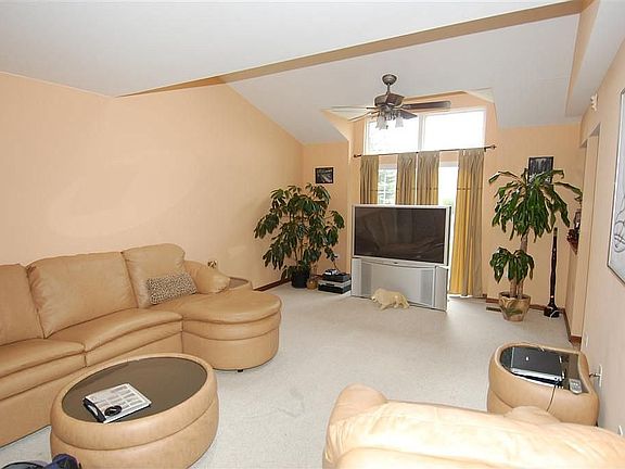 2nd image of 1986 Gary Ct Unit B