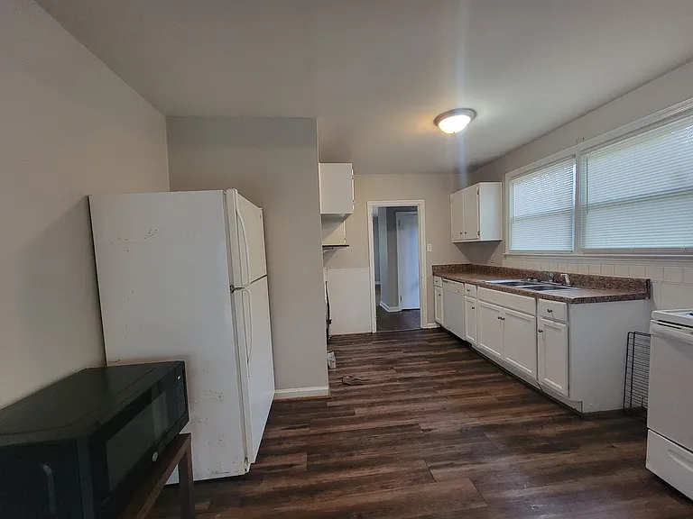 2826 Thomas Ln — Photo 11