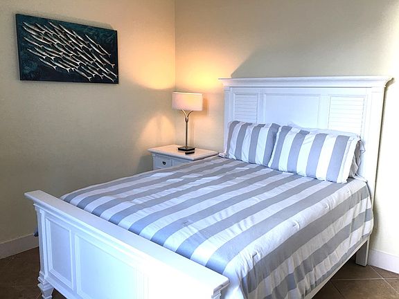 4th image of 310A Padre Blvd