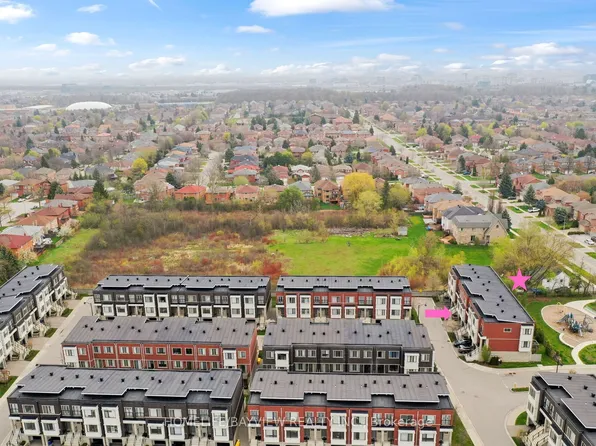12 Genuine Ln, Richmond Hill, ON L4B 0E5