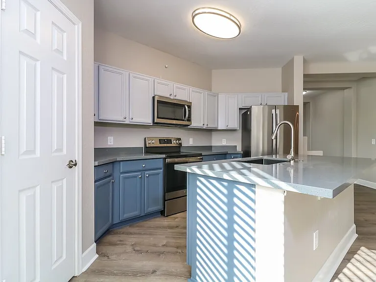 13506 W Marshall Ave — Photo 8