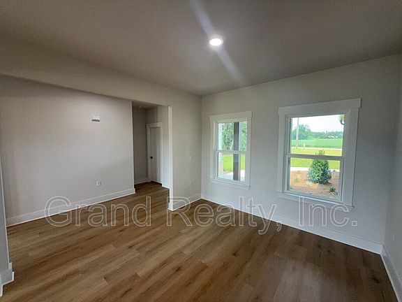 3rd image of 9351 Salter Rd