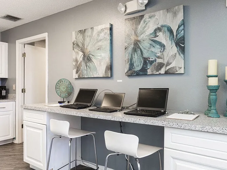 Pasco Woods Apartments — Photo 14