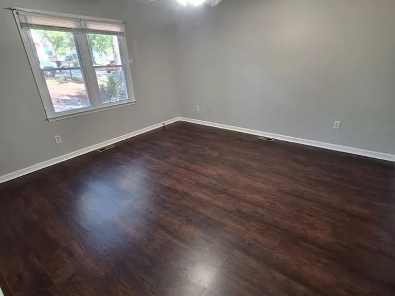 110 Bruce Ln — Photo 4