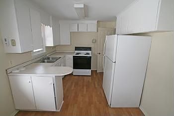 1st image of 33 Gawaine Ln