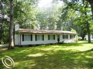 4568 Kenmore Dr, Pinckney, MI 48169