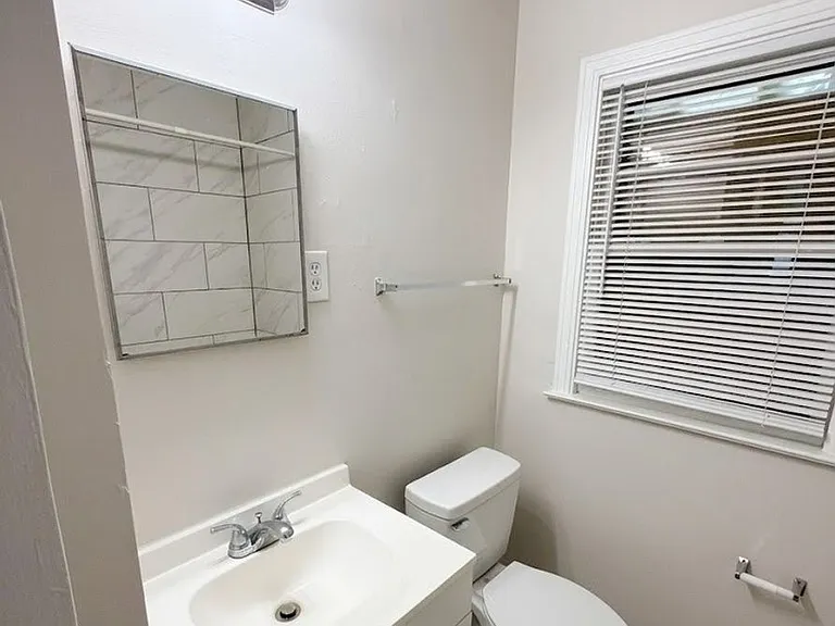 1502 Rolling Hills Dr — Photo 5