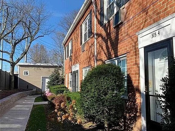 2nd image of 315 Hicksville Rd APT 4