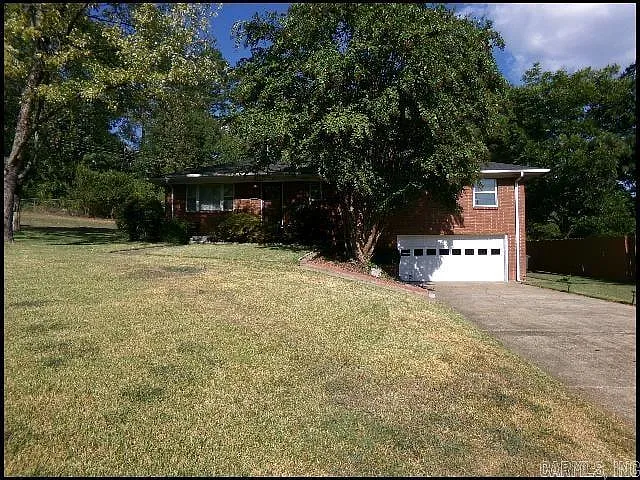 3 bed, 2.0 bath, 1650 sqft, $1,600 — Photo 2