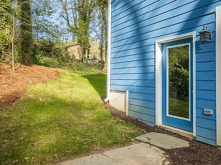 1267 Graymont Dr SW — Photo 36