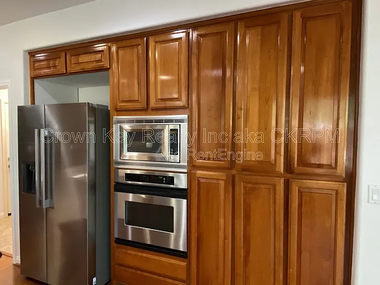 1030 Eastlake Cir — Photo 10