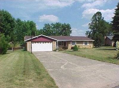 1st image of 32 Fay Dr