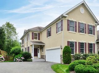 9 Brown Ct, Chester, NJ 07930