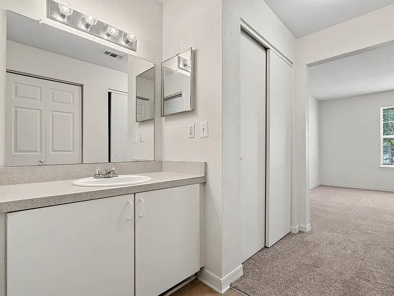 Stonecreek Apartments — Photo 17