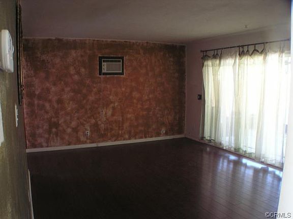 2nd image of 306 W 48th St