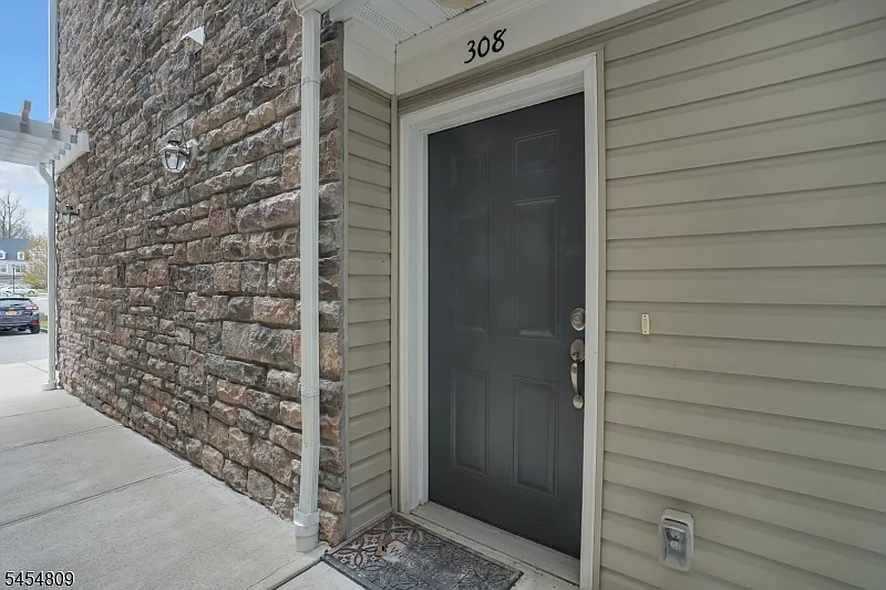 3 bed, 2.5 bath, $3,700 — Photo 3
