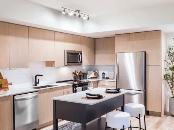 3640 Yacht Club Dr #B2, Miami, FL 33180