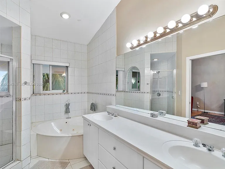 21399 Marina Cove Cir #M-12 — Photo 41