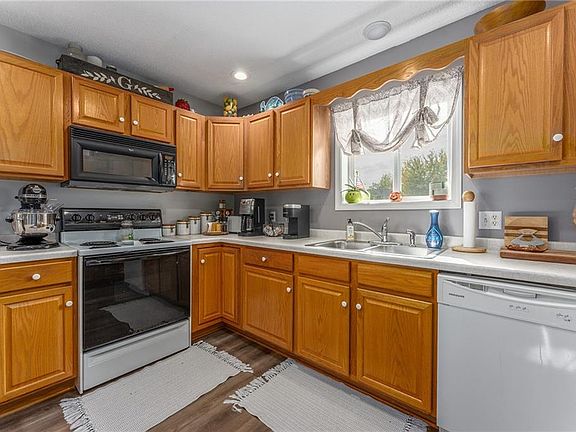 5th image of 17547 & 17549 53rd Avenue #1 & 2