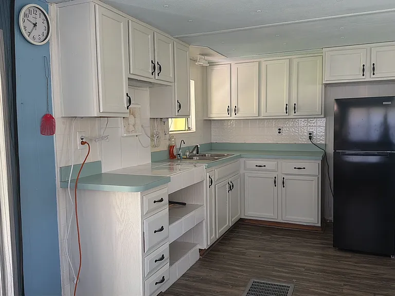 6760 W Sasser St — Photo 11