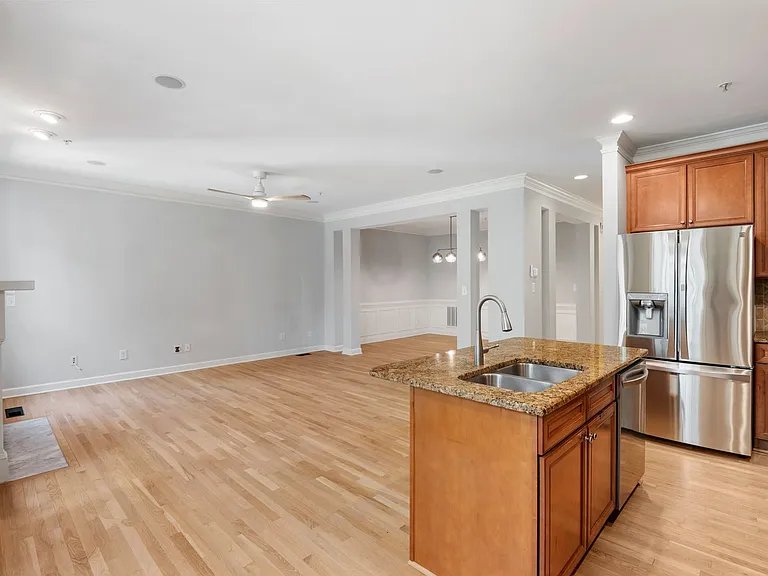 207 Towne Ridge Ln — Photo 9
