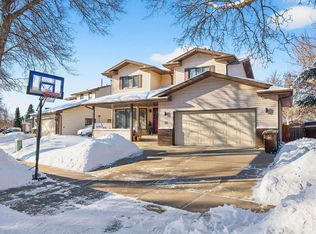 52 Langholm Dr, Saint Albert, AB T8N 4N8