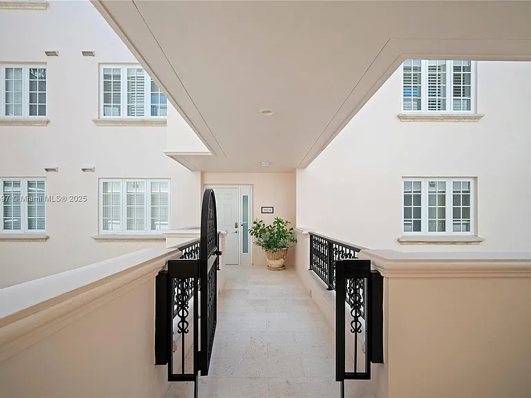 19234 Fisher Island Dr #19234 — Photo 3