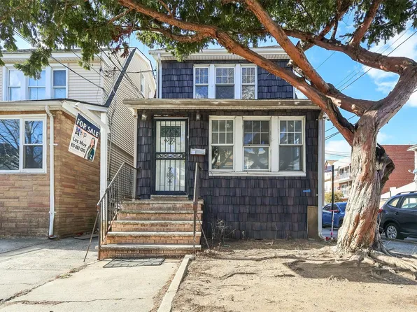 49-02 94th St, Elmhurst, NY 11373