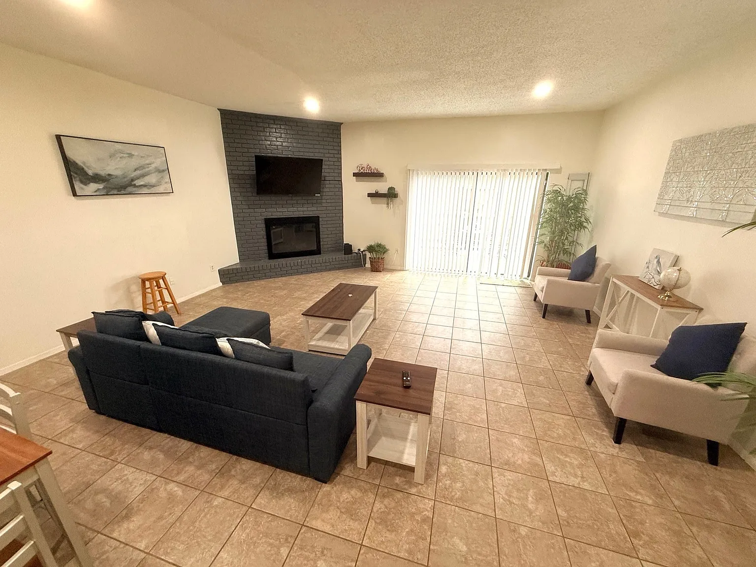 2 bed, 1.5 bath, 1350 sqft, $2,350 — Photo 1