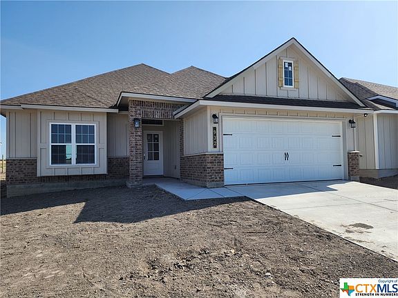 2nd image of 932 James Parker Cir