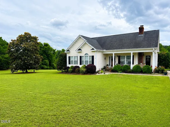 211 Sherman Lakes Dr, Fuquay Varina, NC 27526