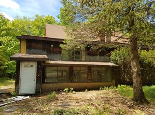9606 Stony Hollow Dr, Tobyhanna, PA 18466
