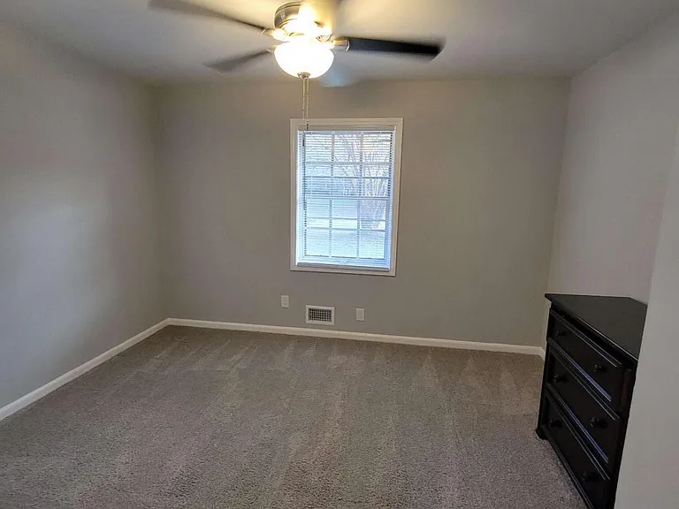 380 Glendale Rd — Photo 11