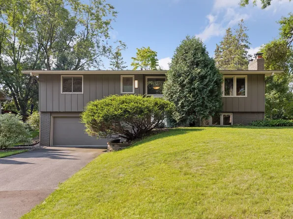 6829 Brook Dr, Edina, MN 55439