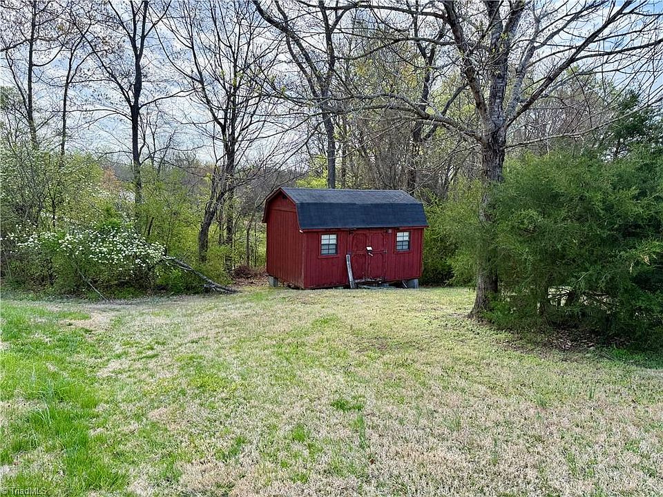 2nd image of 147 Reese St