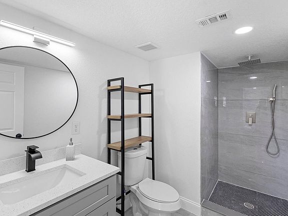 3rd image of 1824 Lake St #1