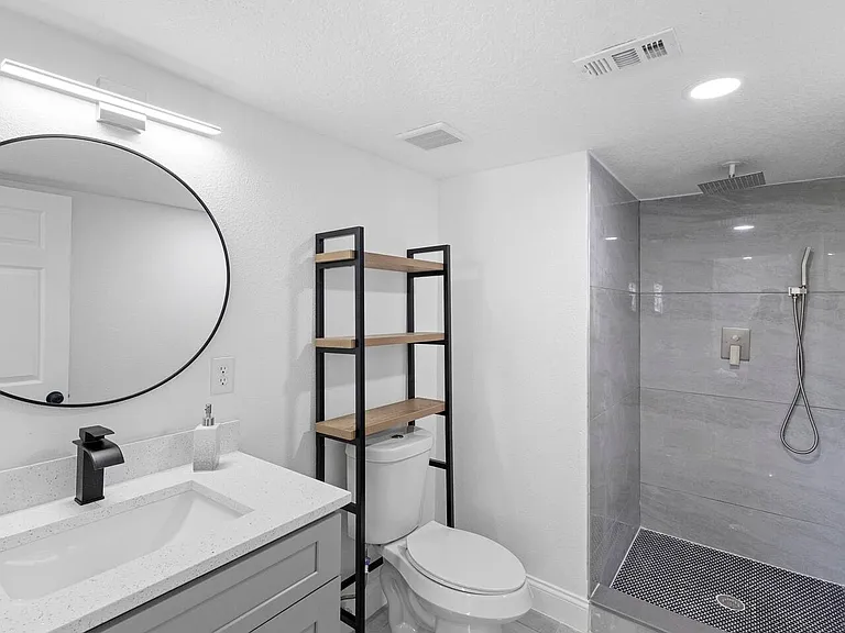 1824 Lake St #1 — Photo 3