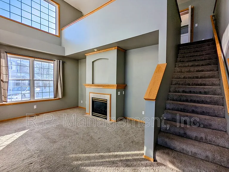1909 Bluestem Ln — Photo 2