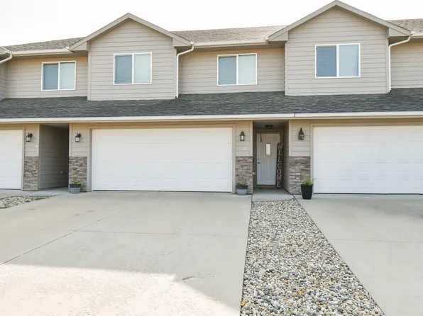 318 Macey Ave, Harrisburg, SD 57032