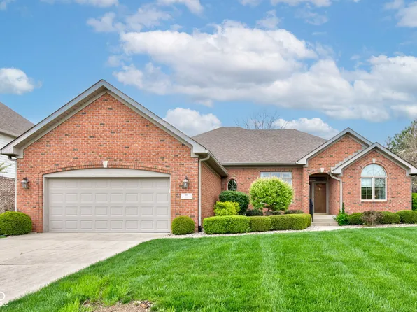 691 Walnut Woods Dr, Greenwood, IN 46142