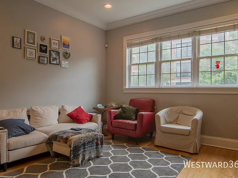 3718 N Wilton Ave #2 — Photo 3