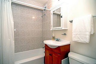 5th image of 3100 N Lake Shore Dr APT 1413
