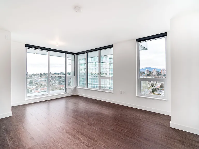 455 SW Marine Dr #3 — Photo 11