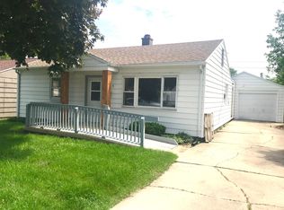 1615 Pike St, Peru, IL 61354