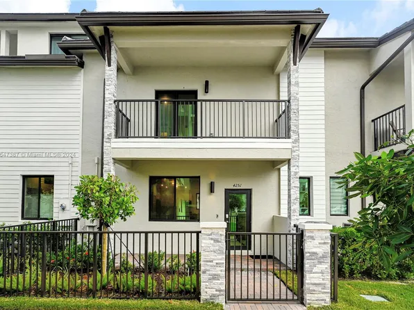 4251 NW 83rd Ave, Doral, FL 33166