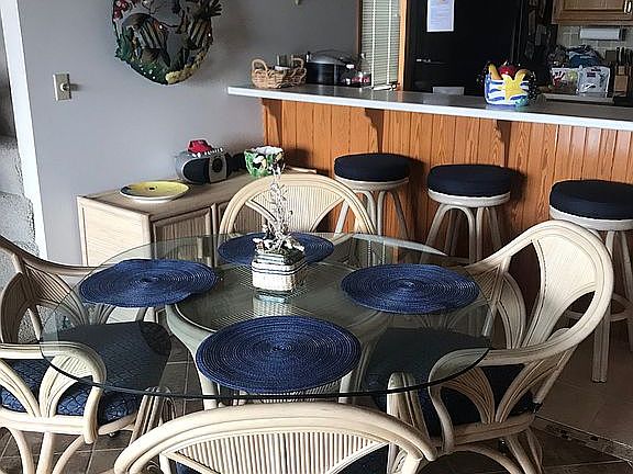 Dining area. Room for 8